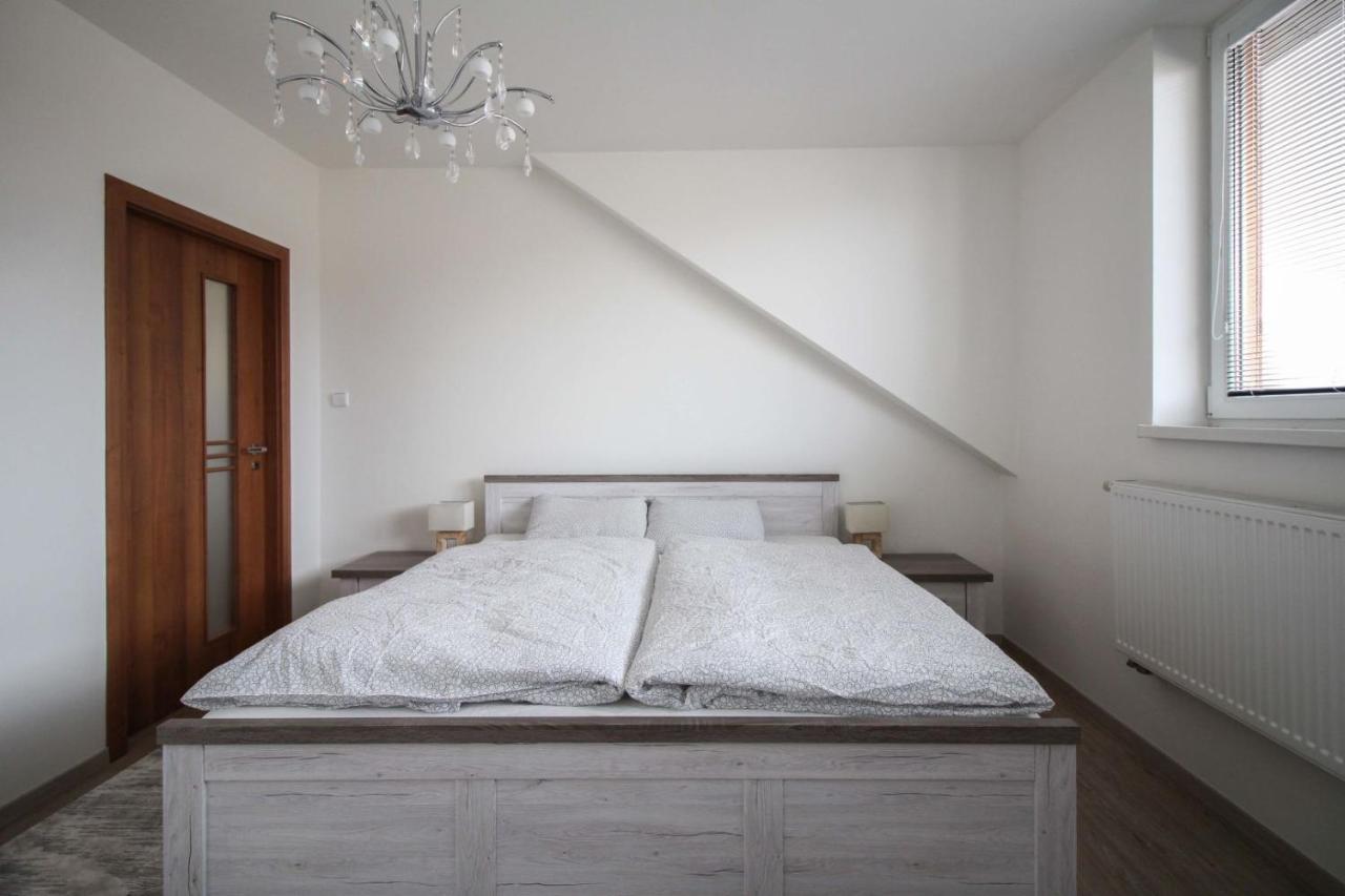 Apartman Pod Hrebienkom Veľký Slavkov Exteriör bild
